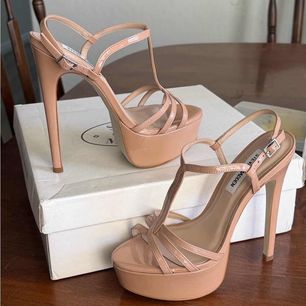 Steve Madden Nude Patent Leather Platform T-Strap Heels - Picture 3 of 10
